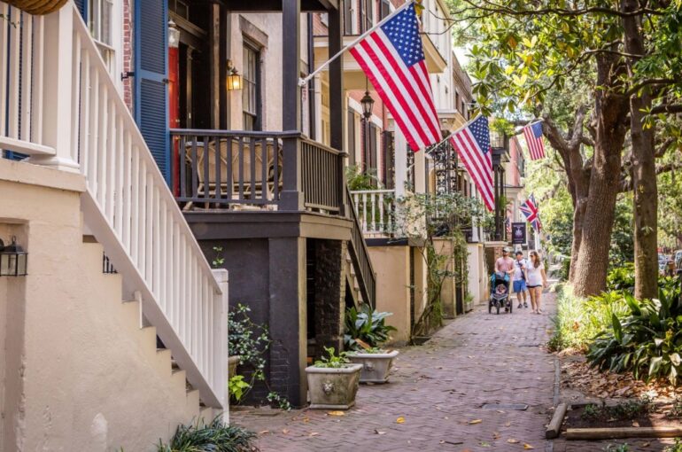 jones_street_flags_1